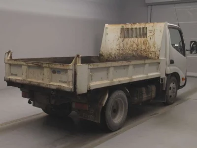 Toyota DYNA  с аукциона в Японии