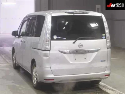 Nissan SERENA  с аукциона в Японии