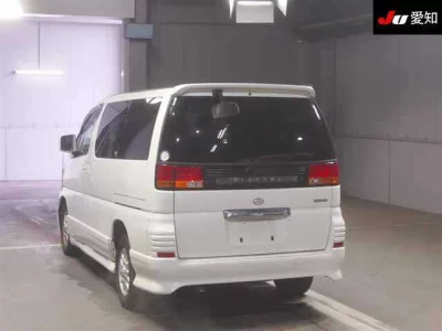 Nissan ELGRAND  с аукциона в Японии