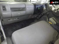 Hino DUTRO лот № 8076 оценка 3.5  с аукциона в Японии 2