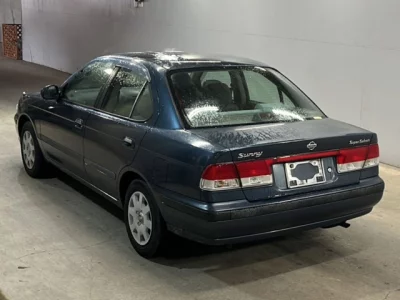 Nissan SUNNY  с аукциона в Японии