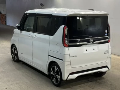 Nissan ROOX  с аукциона в Японии