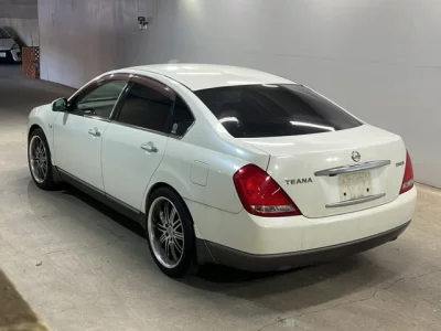 Nissan TEANA