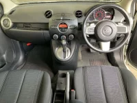 Mazda DEMIO лот № 2125 оценка 4  с аукциона в Японии 2