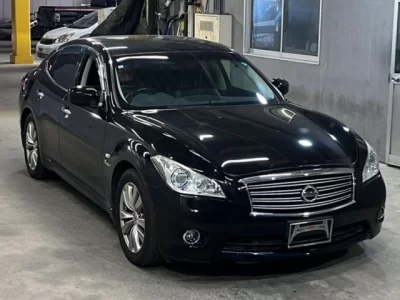 Nissan FUGA  с аукциона в Японии