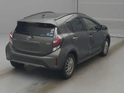 Toyota AQUA  с аукциона в Японии