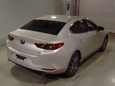 Mazda MAZDA3  с аукциона в Японии