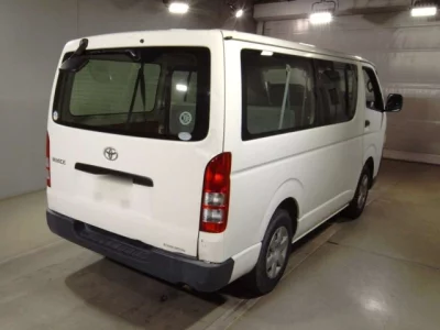 Toyota HIACE VAN  с аукциона в Японии