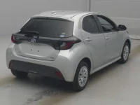 Toyota YARIS лот № 70196 оценка R  с аукциона в Японии 1
