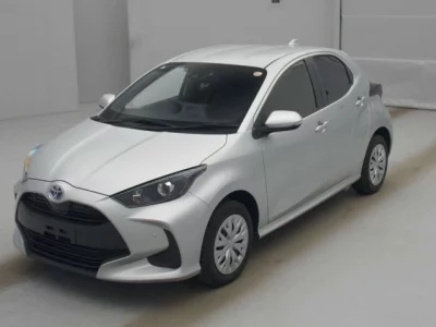 Toyota YARIS  с аукциона в Японии