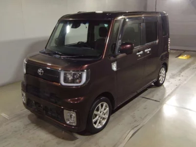 Toyota PIXIS MEGA  с аукциона в Японии