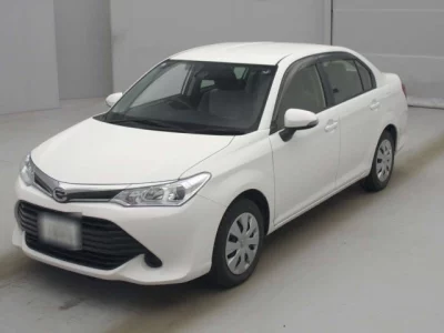 Toyota COROLLA AXIO  с аукциона в Японии
