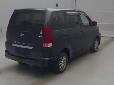 Toyota NOAH  с аукциона в Японии