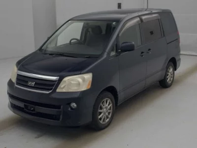 Toyota NOAH  с аукциона в Японии