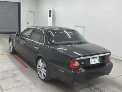 Jaguar XJ SERIES