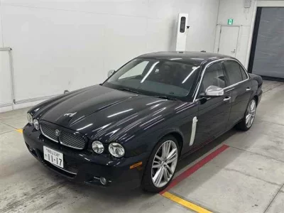 Jaguar XJ SERIES