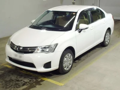Toyota COROLLA AXIO  с аукциона в Японии