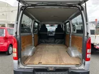 Toyota HIACE VAN лот № 30017 оценка R  с аукциона в Японии 9
