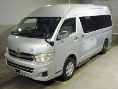 Toyota REGIUS ACE COMMUTER