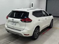 Nissan X-TRAIL лот № 30013 оценка 4  с аукциона в Японии 4