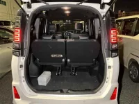 Toyota VOXY лот № 30044 оценка 4  с аукциона в Японии 9