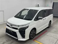 Toyota VOXY лот № 30044 оценка 4  с аукциона в Японии 3