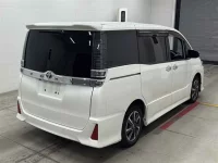 Toyota VOXY лот № 30044 оценка 4  с аукциона в Японии 4