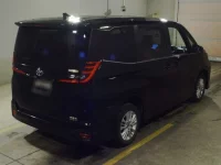 Toyota NOAH лот № 2024 оценка 4  с аукциона в Японии 1