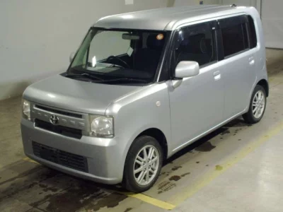 Toyota PIXIS SPACE