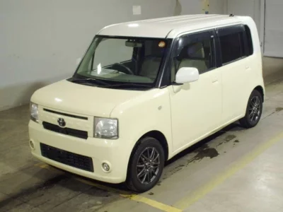 Toyota PIXIS SPACE