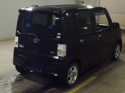 Toyota PIXIS SPACE