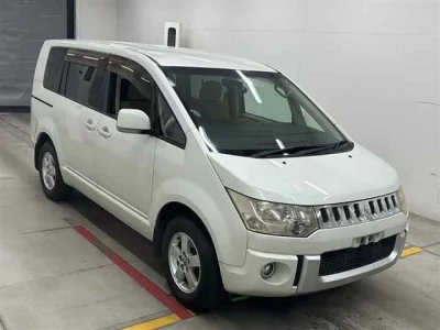 Mitsubishi DELICA D5  с аукциона в Японии