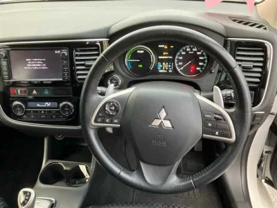 Mitsubishi OUTLANDER PHEV