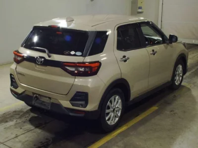 Toyota RAIZE  с аукциона в Японии