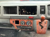 Toyota HIACE VAN лот № 90227 оценка 3  с аукциона в Японии 5