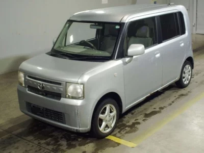 Toyota PIXIS SPACE  с аукциона в Японии