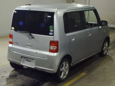 Toyota PIXIS SPACE  с аукциона в Японии