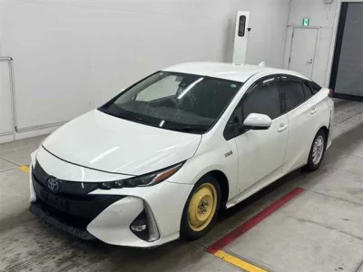 Toyota PRIUS PHV  с аукциона в Японии