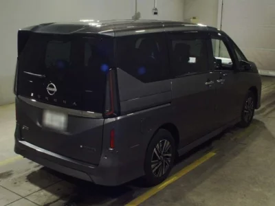 Nissan SERENA  с аукциона в Японии
