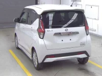 Nissan DAYZ лот № 3002 оценка 5  с аукциона в Японии 1