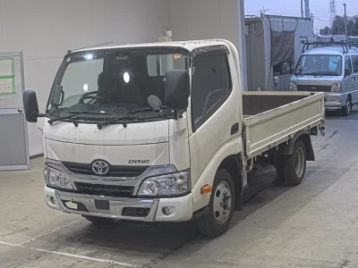 Toyota DYNA  с аукциона в Японии