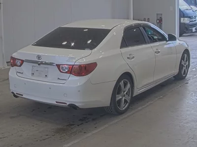 Toyota MARK X  с аукциона в Японии