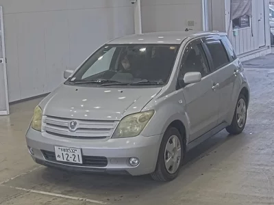 Toyota IST