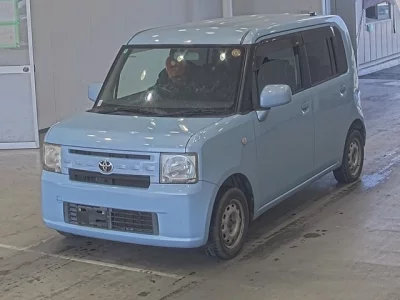 Toyota PIXIS SPACE  с аукциона в Японии