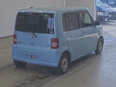 Toyota PIXIS SPACE  с аукциона в Японии