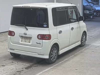 Daihatsu TANTO  с аукциона в Японии