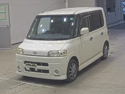 Daihatsu TANTO  с аукциона в Японии