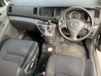 Toyota ISIS лот № 2221 оценка 0  с аукциона в Японии 2