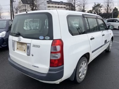 Toyota SUCCEED
