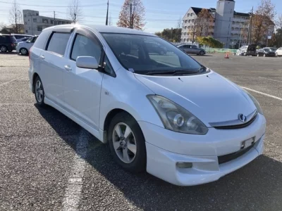Toyota WISH  с аукциона в Японии
